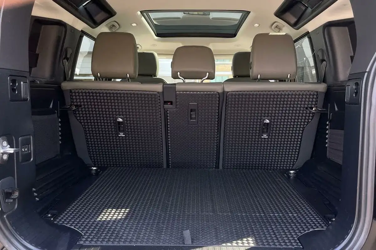 2022-land-rover-110-defender-30-d250-xs-edition-big-25