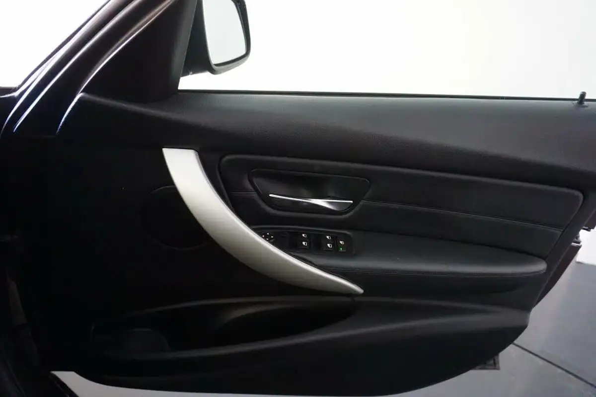 2013-bmw-3-series-20td-320d-se-184bhp-ss-saloon-4d-auto-big-15