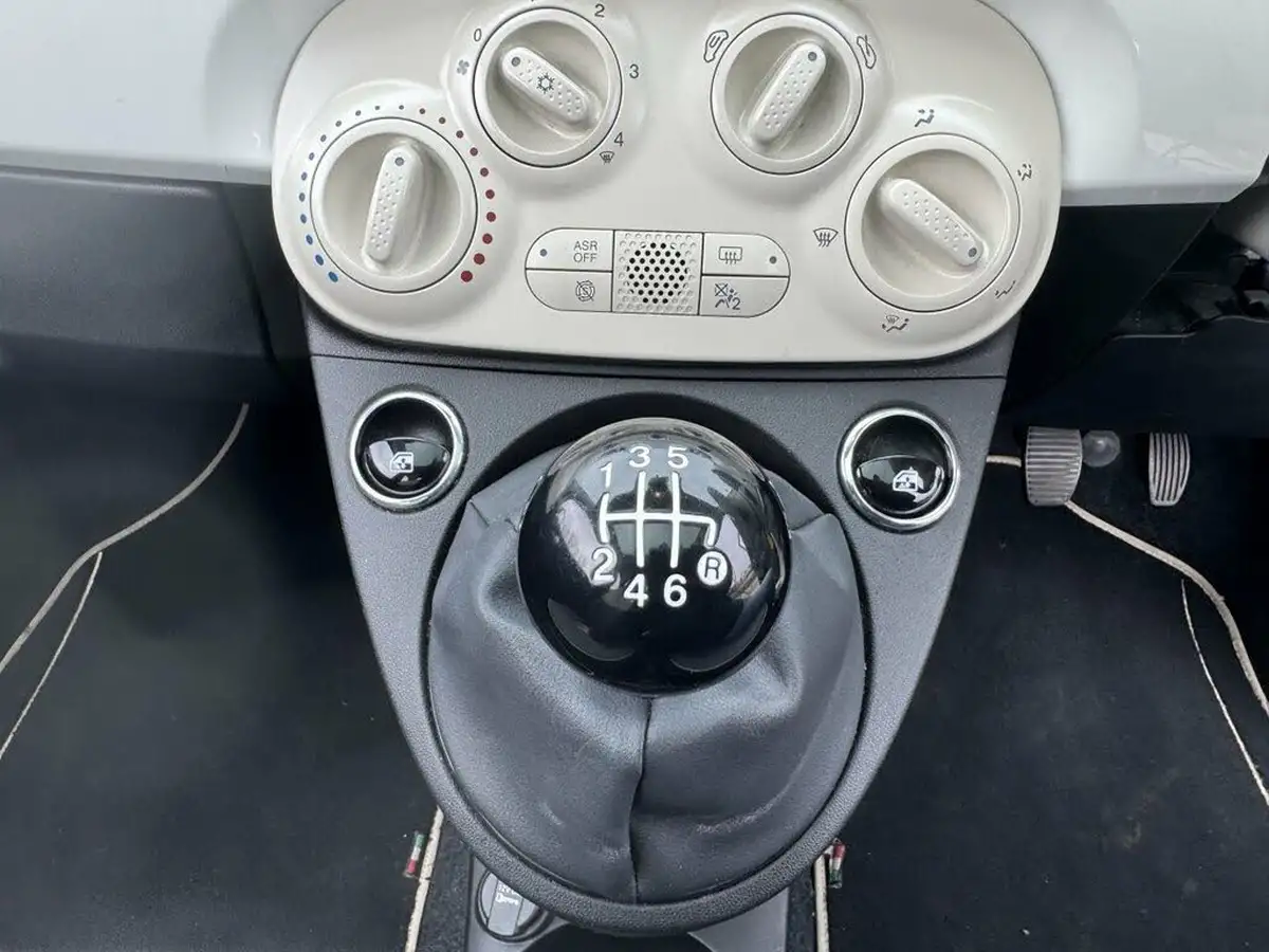 2020-fiat-500-10-lounge-big-38