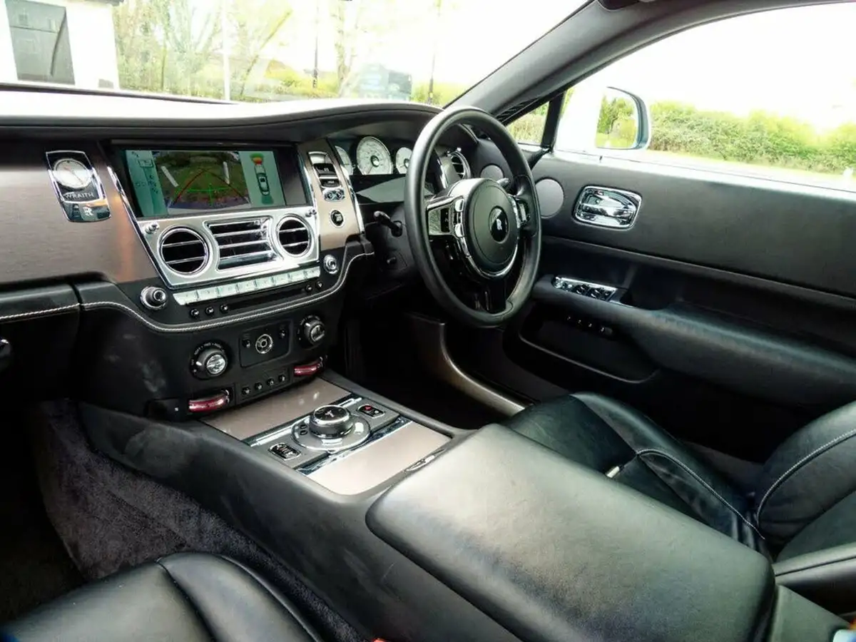 2016-rolls-royce-wraith-66-big-29
