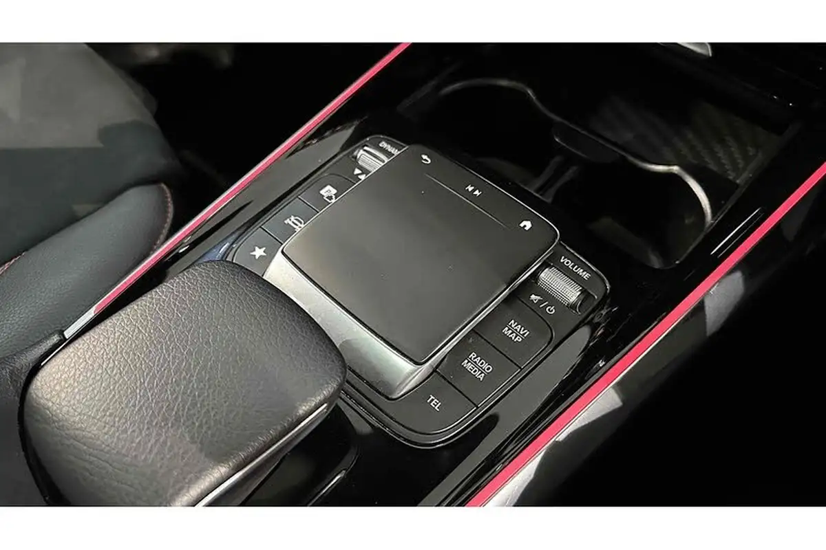 2020-mercedes-benz-gla-class-20d-gla-220d-amg-line-premium-plus-big-41