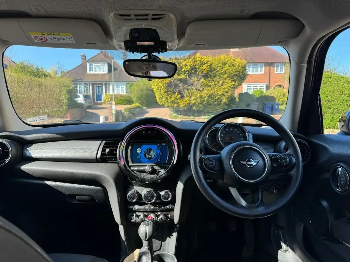 2019-mini-cooper-15-cooper-classic-hatchback-5d-big-14