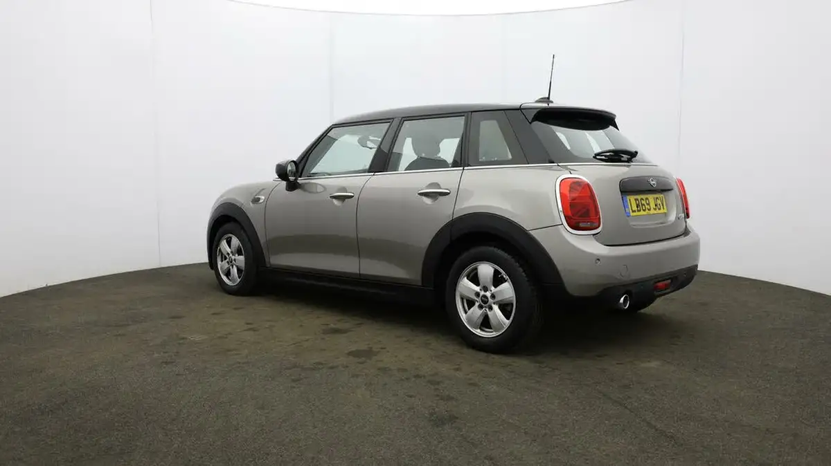 2019-mini-cooper-15-cooper-classic-hatchback-5d-auto-big-4