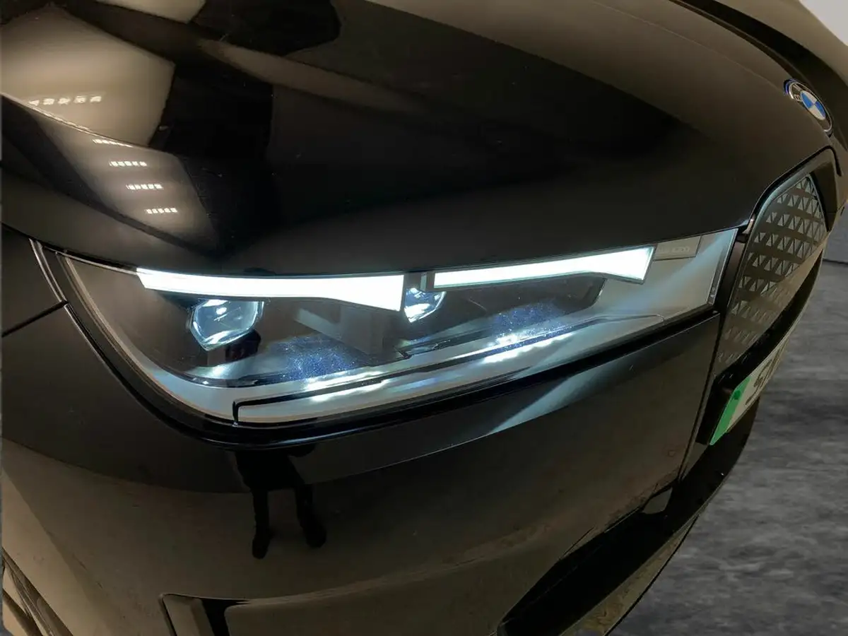 2022-bmw-ix-e-xdrive-40-sport-big-6