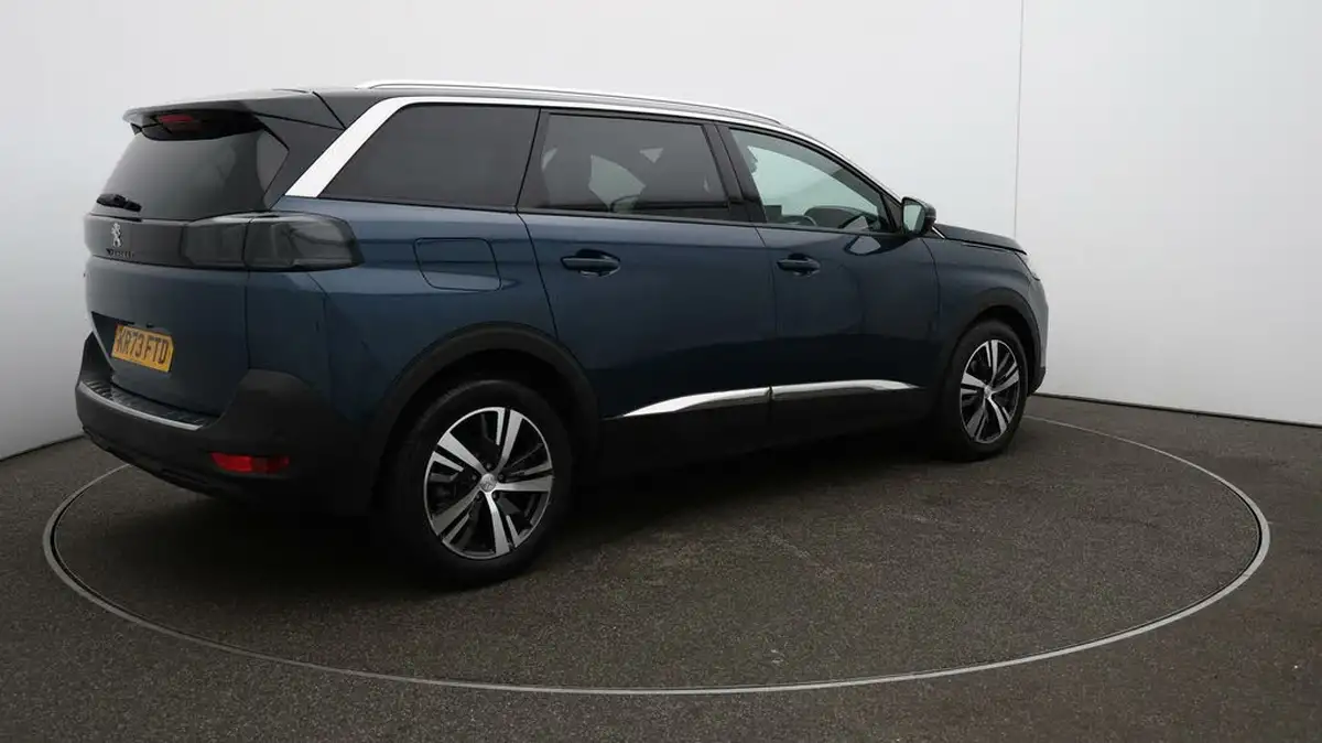 2023-peugeot-5008-suv-15-bluehdi-allure-130ps-eat8-big-46
