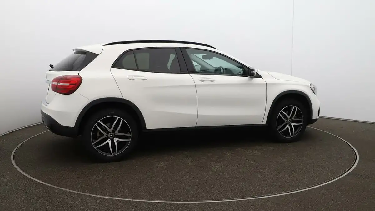 2019-mercedes-benz-gla-class-16-gla-180-urban-edition-ss-7g-dct-big-41