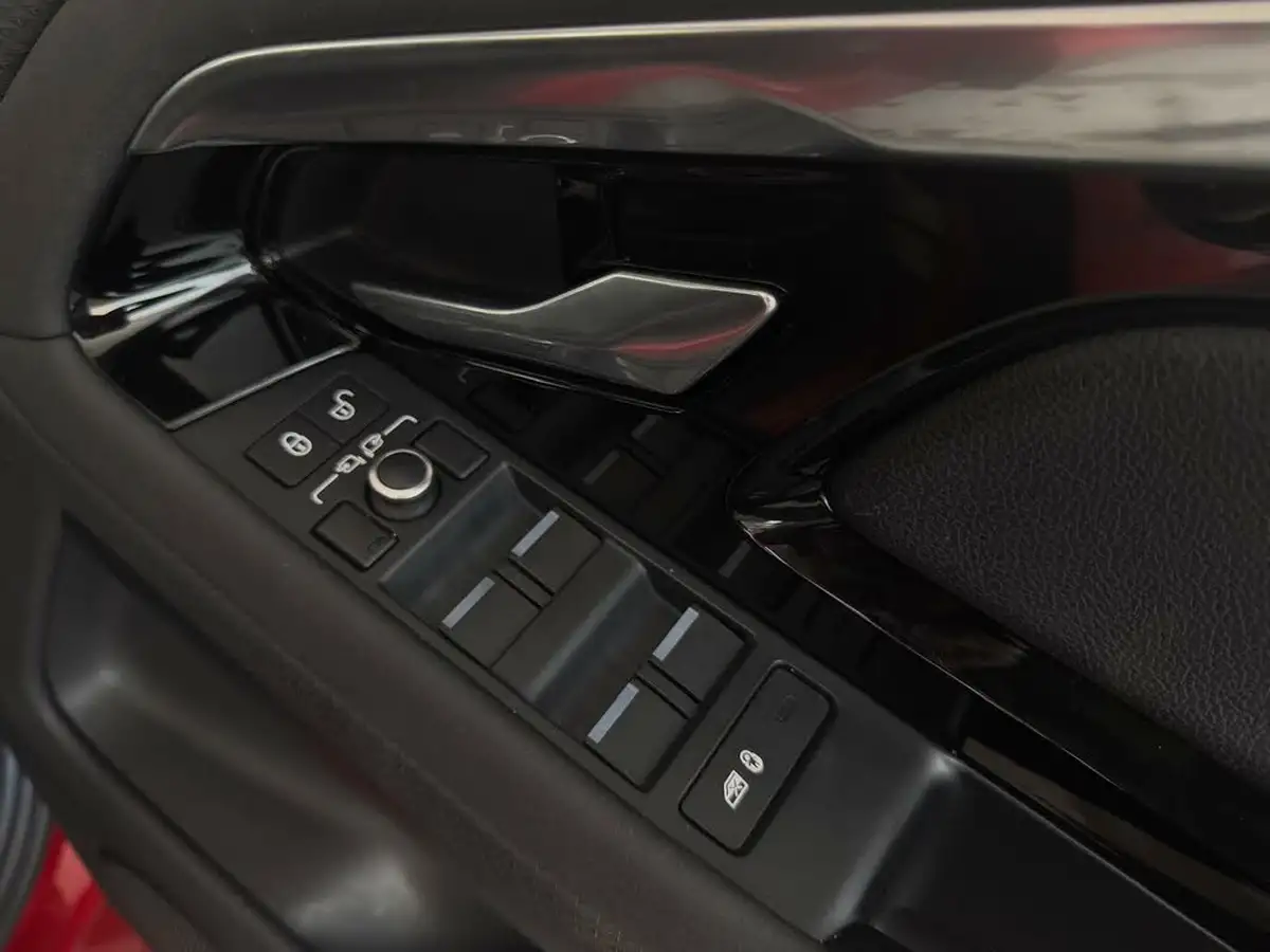 2019-land-rover-range-rover-evoque-20-p200-s-big-17