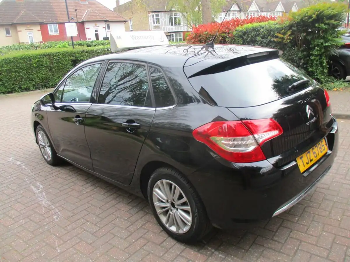 2012-citroen-c4-16-vtr-auto-big-10
