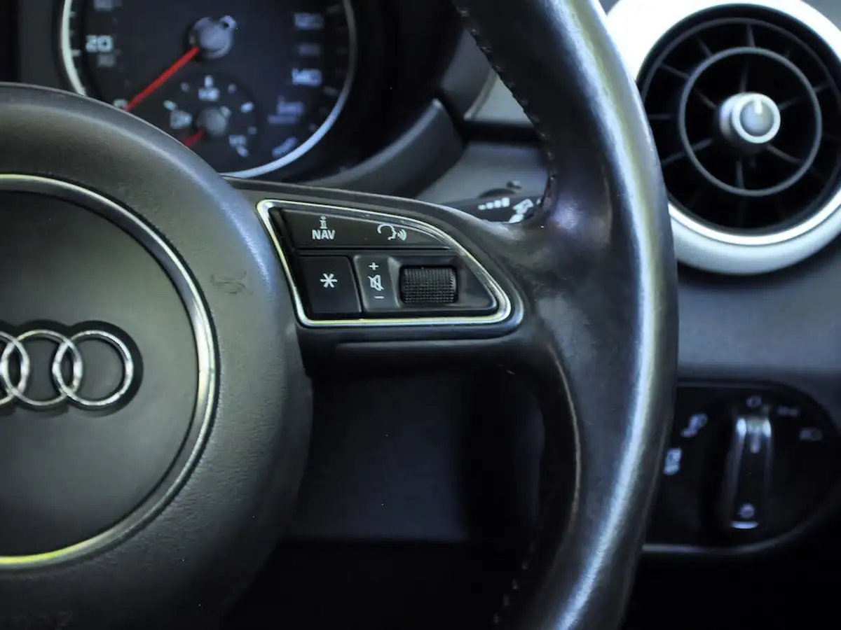 2011-audi-a1-14-competition-line-tfsi-big-68