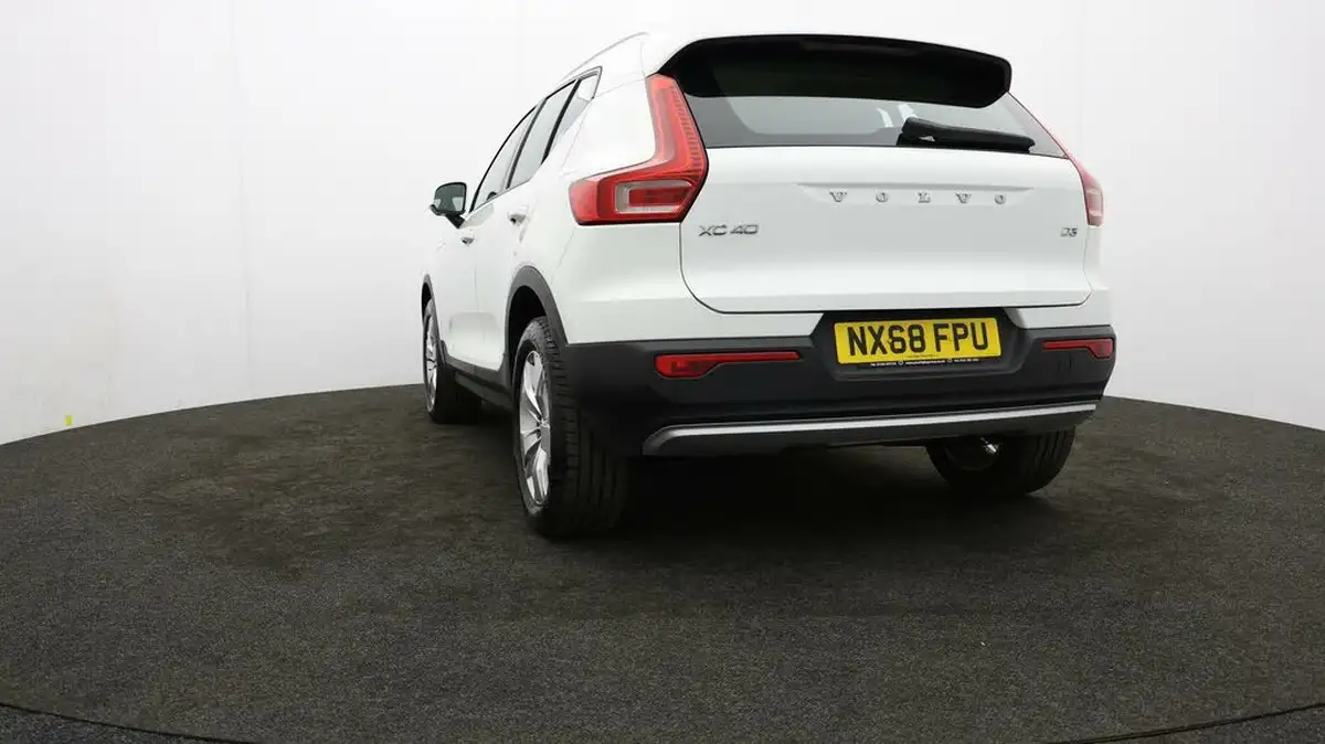 2018-volvo-xc40-20td-d3-momentum-pro-geartronic-big-72