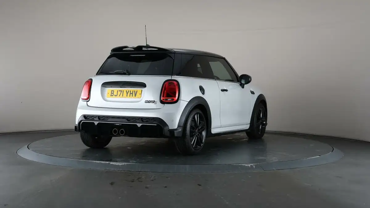 2021-mini-cooper-20-cooper-s-sport-hatchback-3d-big-60