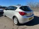 2015-vauxhall-astra-14-design-vvt-16v-100ps-hatchback-small-3
