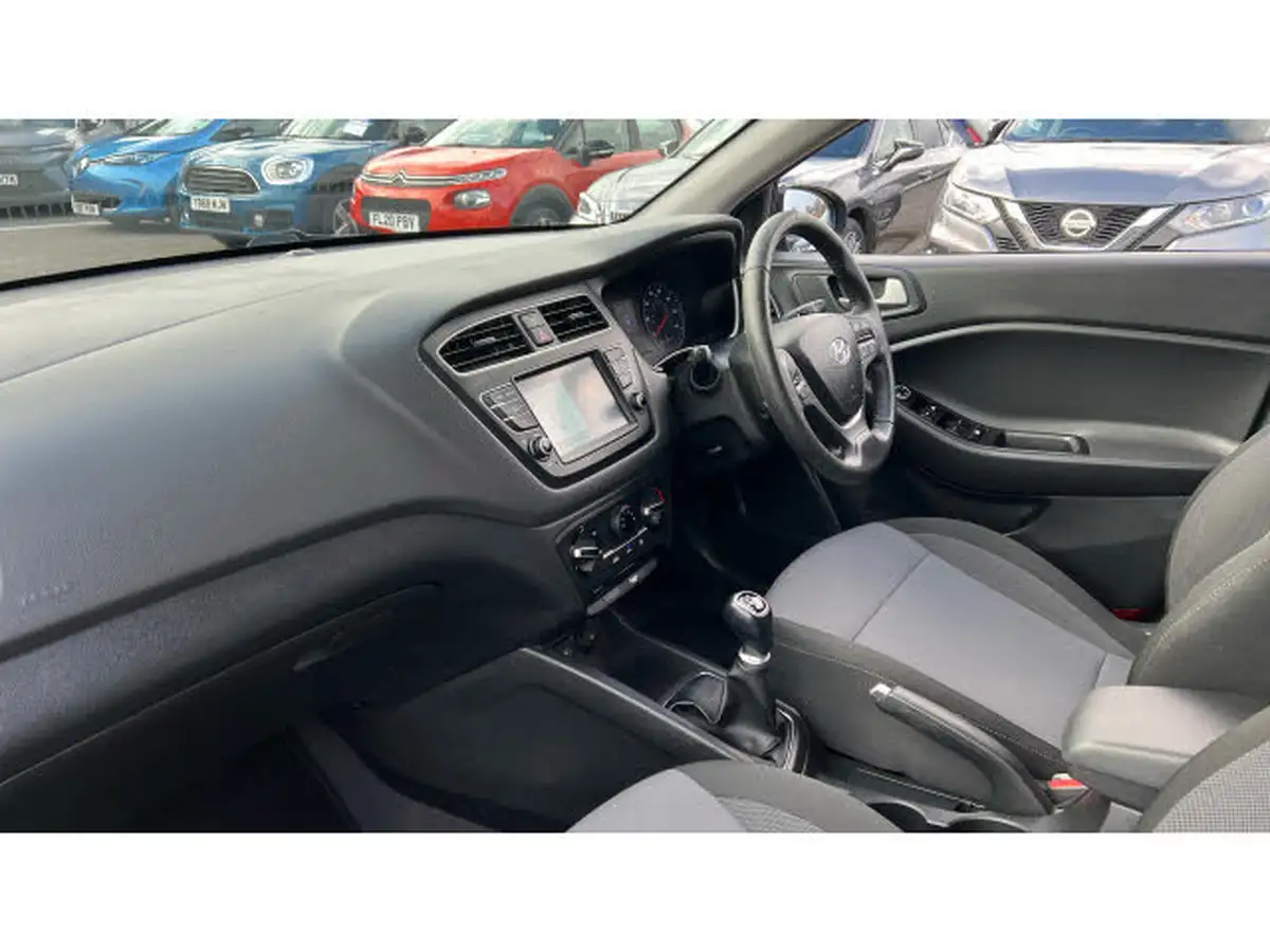 2020-hyundai-i20-12-play-big-8