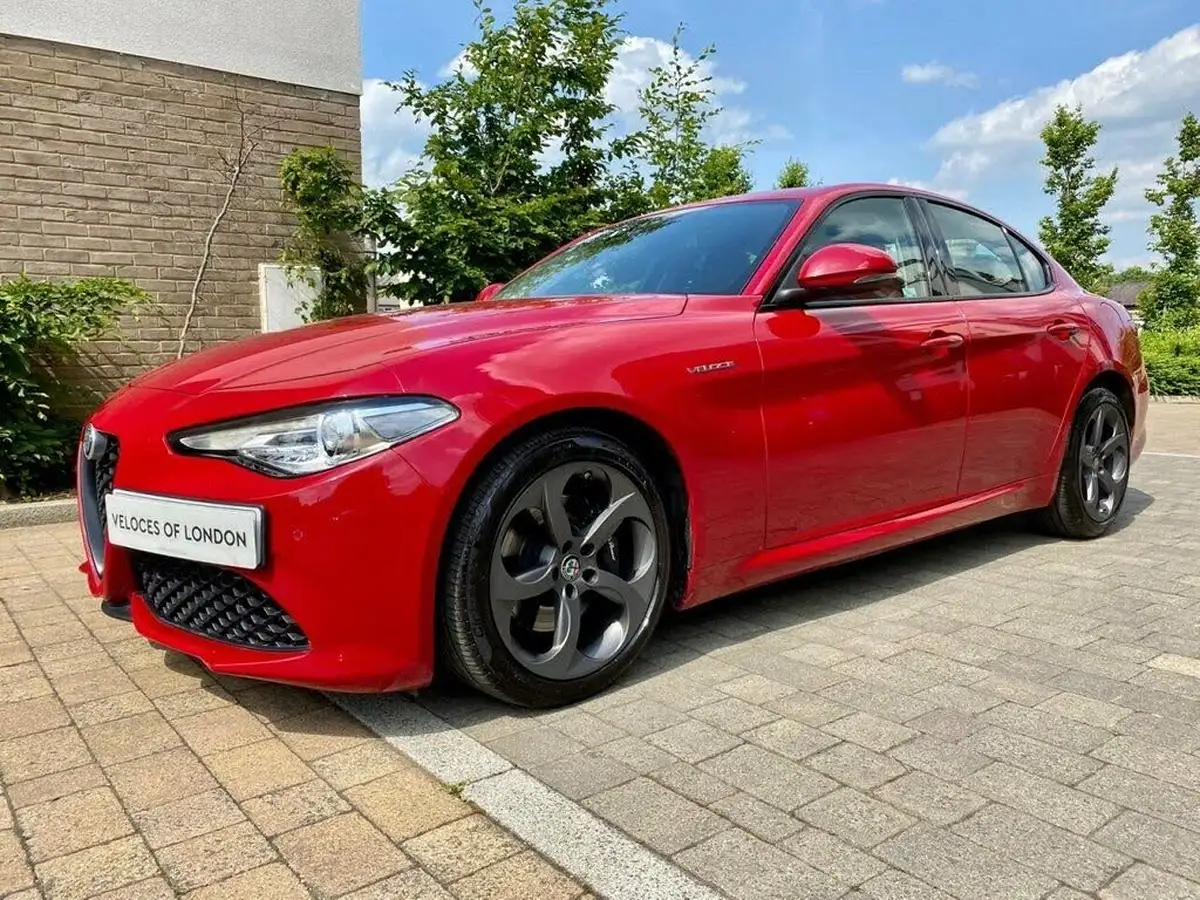 2018-alfa-romeo-giulia-20-veloce-big-3