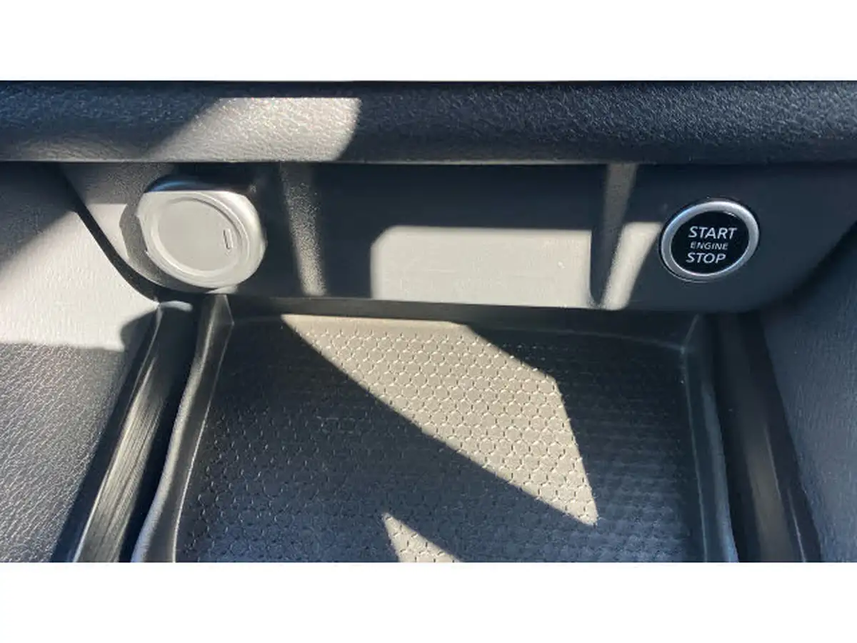 2022-nissan-qashqai-13-dig-t-acenta-premium-140ps-big-26