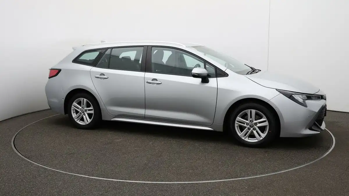 2023-toyota-corolla-18-vvt-i-icon-tech-spare-wheel-touring-sports-5d-big-39