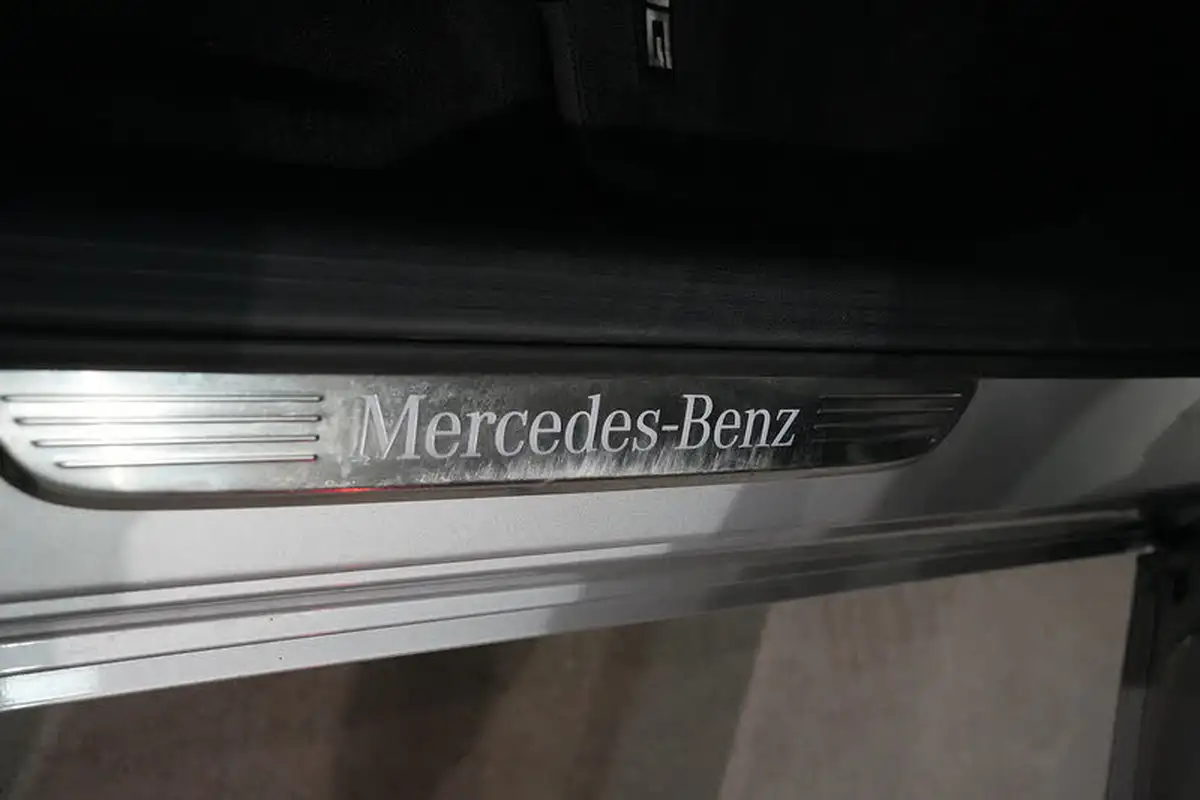 2021-mercedes-benz-c-class-20-c300e-amg-line-night-edition-premium-estate-5d-big-25