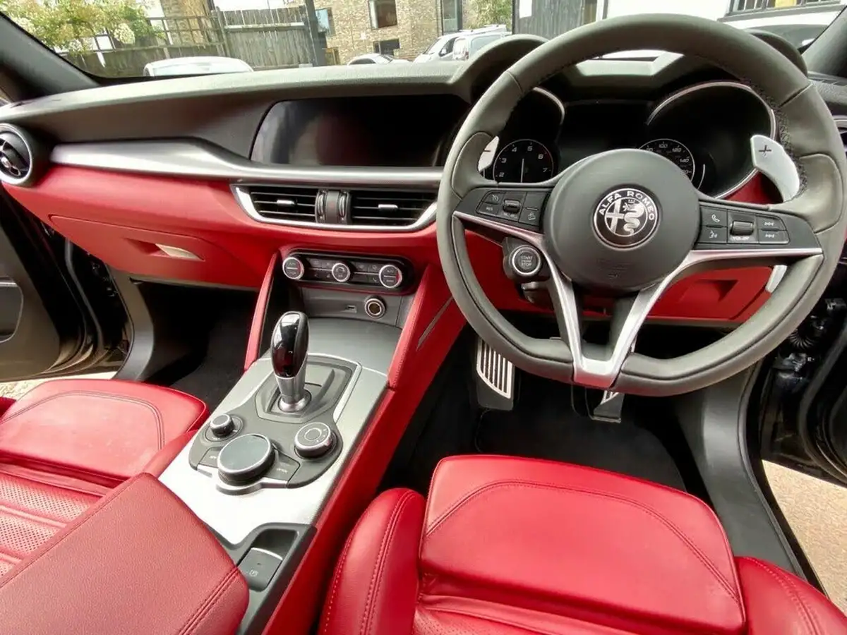 2018-alfa-romeo-stelvio-20-milano-ss-big-2