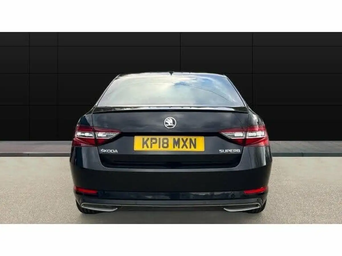 2018-skoda-superb-20-tsi-sportline-220ps-ss-hatchback-big-5