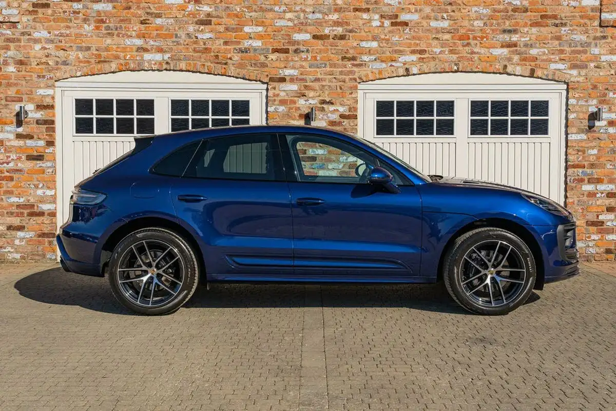 2023-porsche-macan-20-big-17