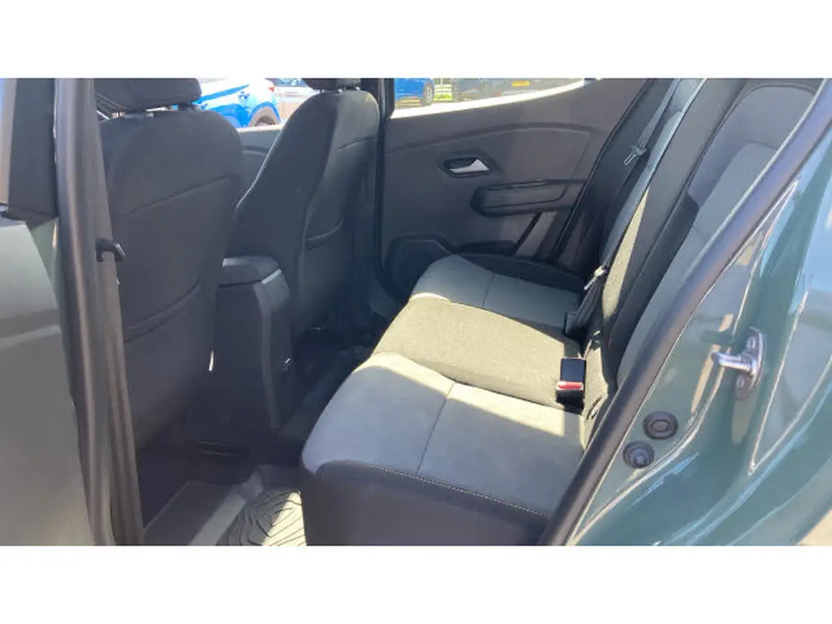 2023-dacia-sandero-stepway-10-tce-essential-90bhp-big-15