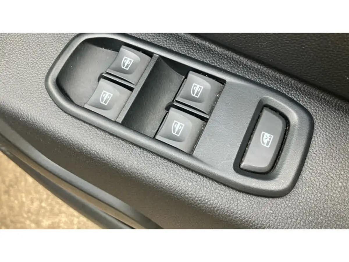 2023-dacia-duster-15dci-expression-115hpeu6d-4x2-window-van-big-26