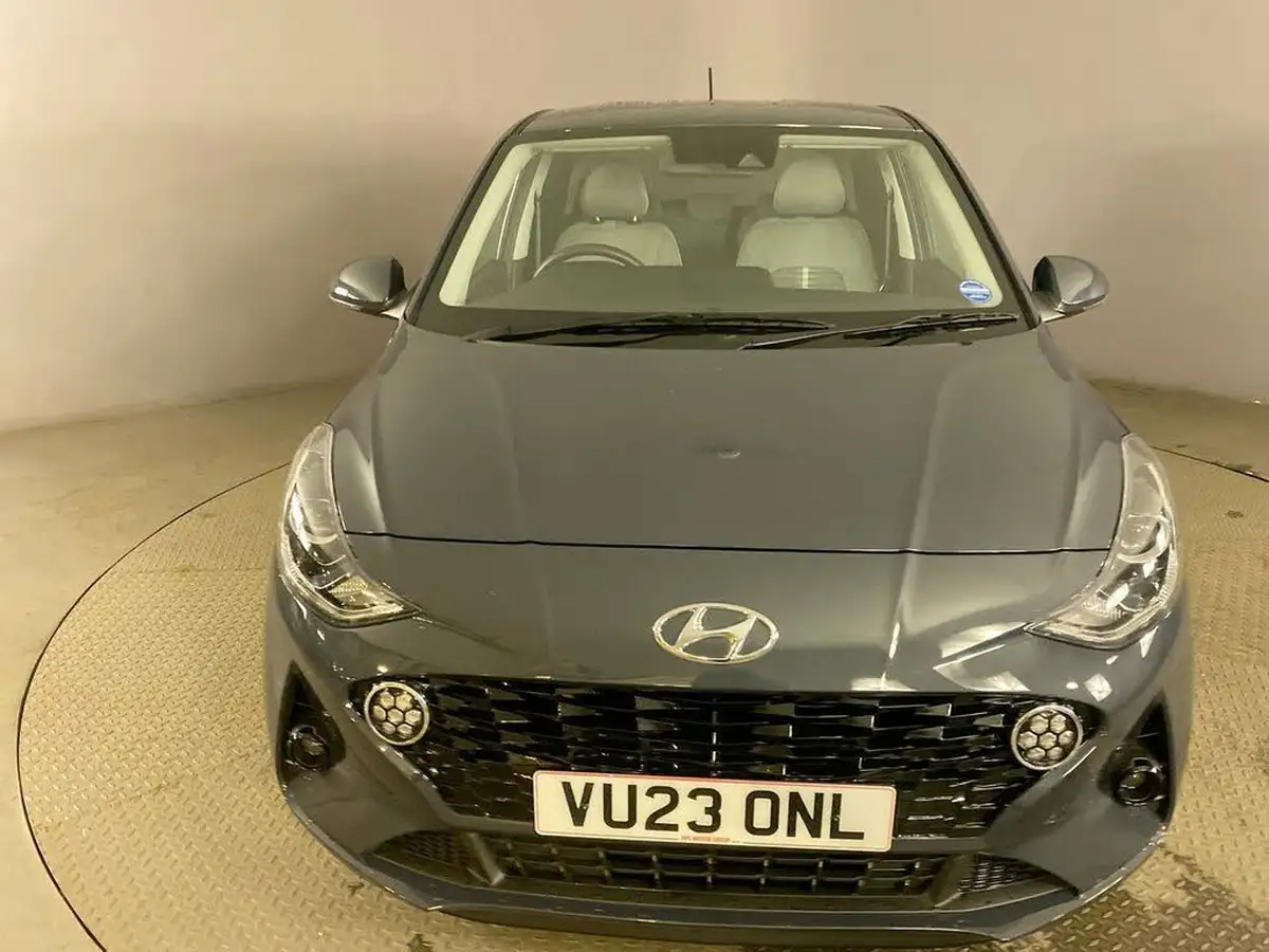 2023-hyundai-i10-12-premium-auto-big-9