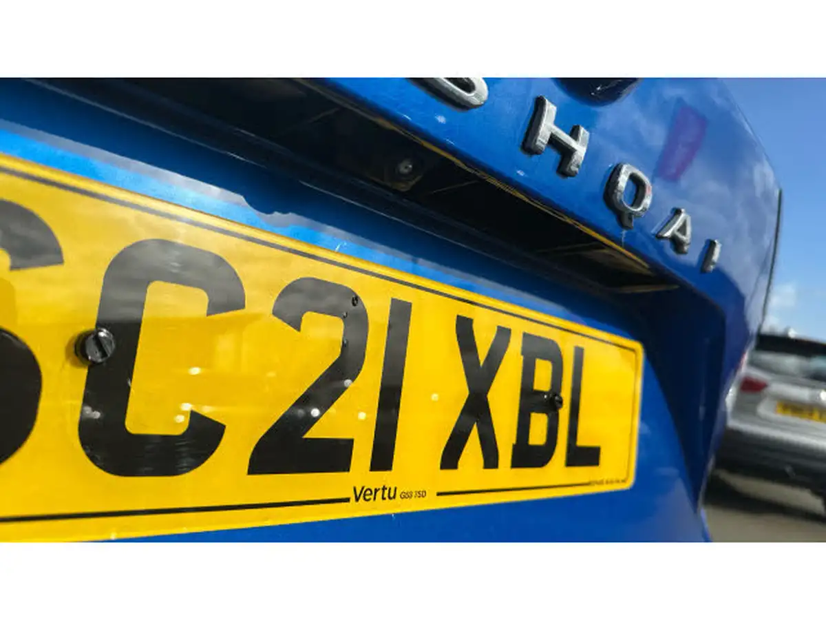 2021-nissan-qashqai-13-dig-t-premiere-edition-140ps-big-23