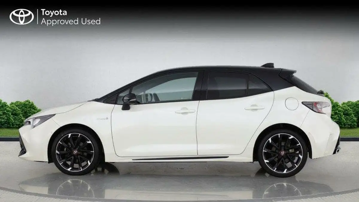 2021-toyota-corolla-18-vvt-i-gr-sport-trk-hatchback-big-4