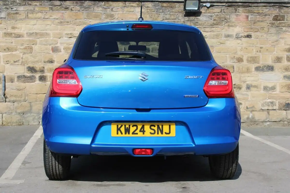 2024-suzuki-swift-12-dualjet-sz-l-big-5