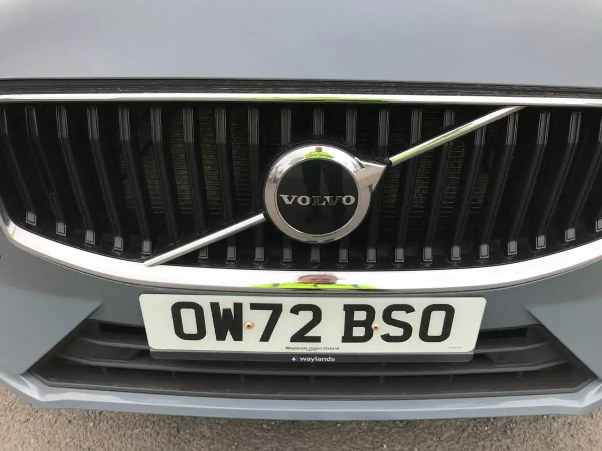 2022-volvo-xc60-20-b5-core-big-30