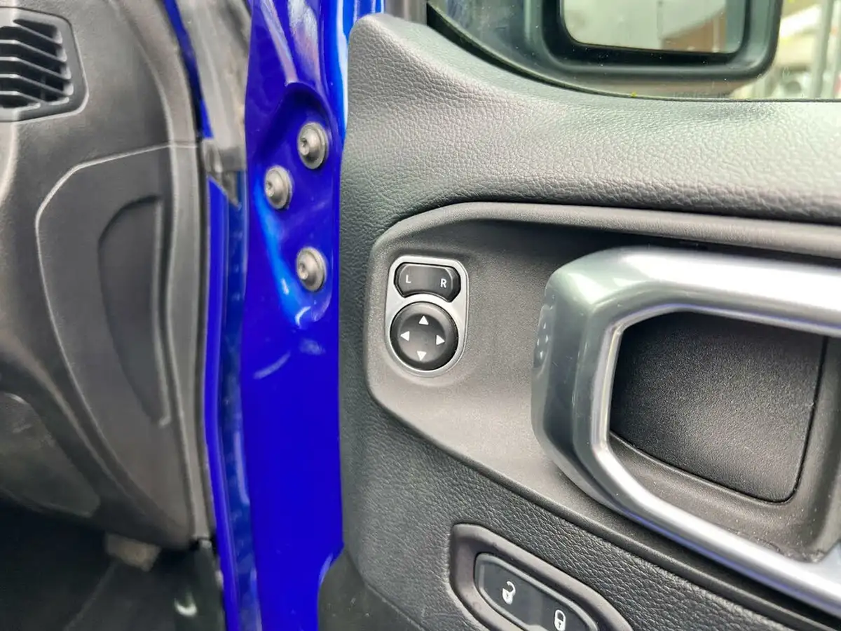 2020-jeep-wrangler-22-multijet-ii-sahara-hard-5d-big-21