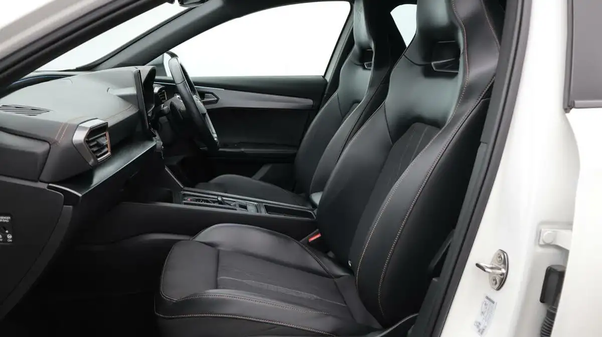 2022-cupra-formentor-14-e-hybrid-vz1-big-14