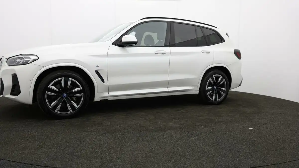 2022-bmw-ix3-e-m-sport-big-56