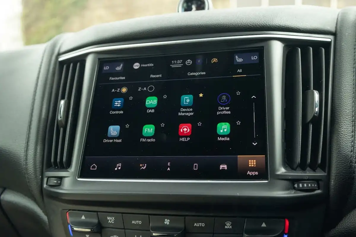 2021-maserati-levante-30-gransport-big-40