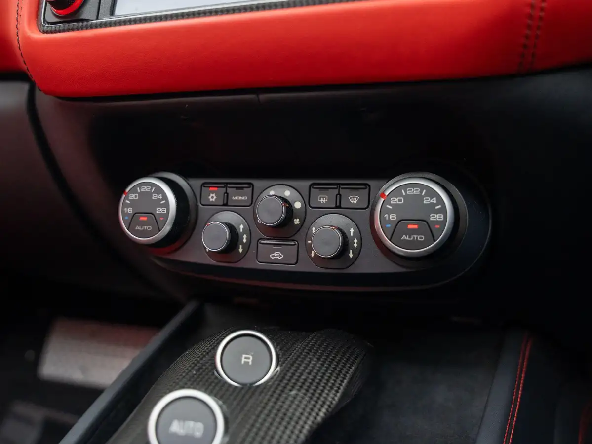 2016-ferrari-california-39-t-big-25