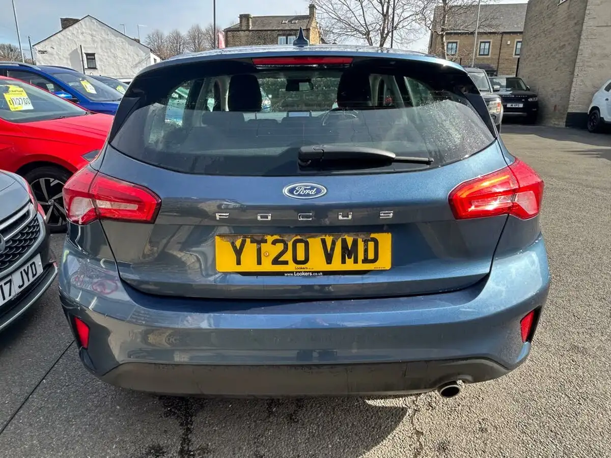 2020-ford-focus-15-zetec-95ps-hatchback-big-4