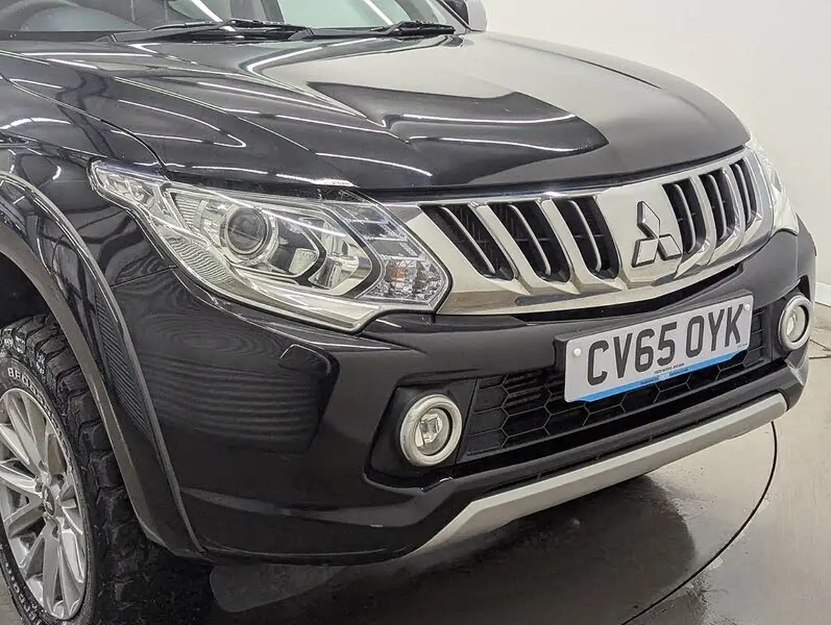 2015-mitsubishi-l200-24di-d-warrior-auto-big-14