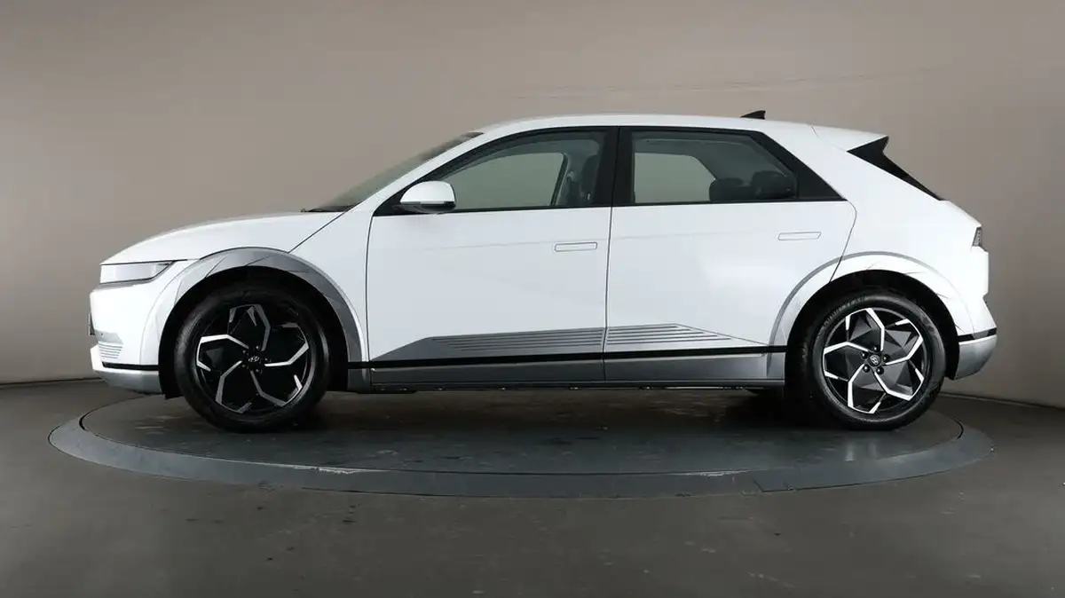 2022-hyundai-ioniq-5-e-premium-217ps-73kwh-rwd-big-24