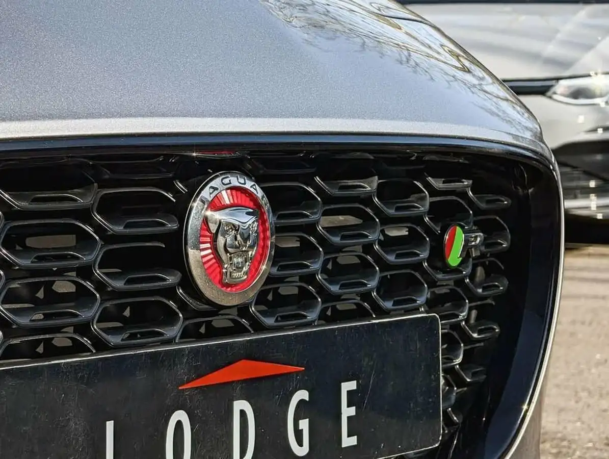 2022-jaguar-f-type-50-v8-p575-r-convertible-big-15