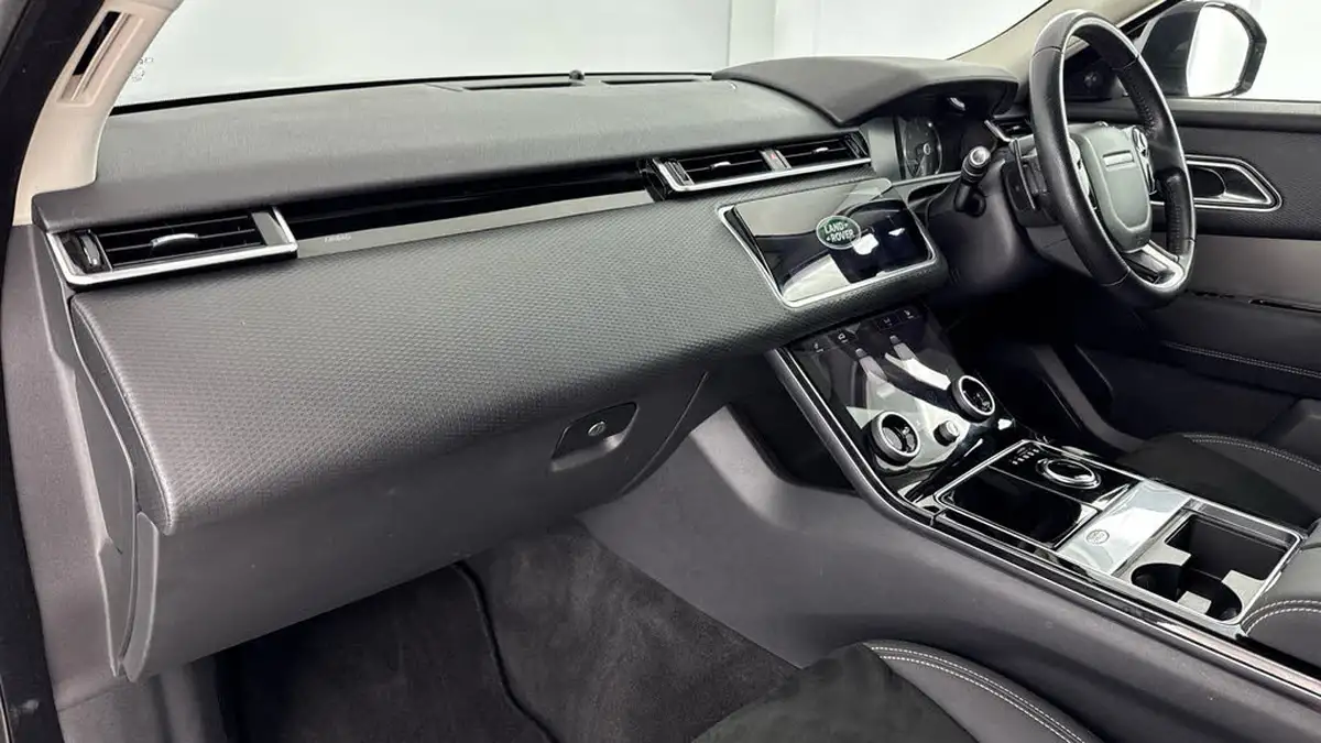 2018-land-rover-range-rover-velar-20-d180-velar-big-9
