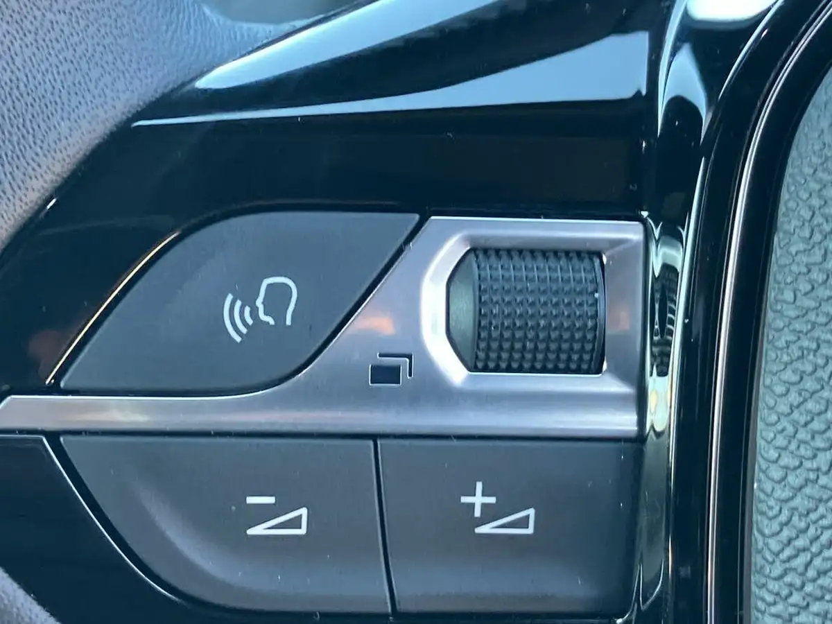 2024-peugeot-2008-suv-e-allure-136ps-50kwh-big-15