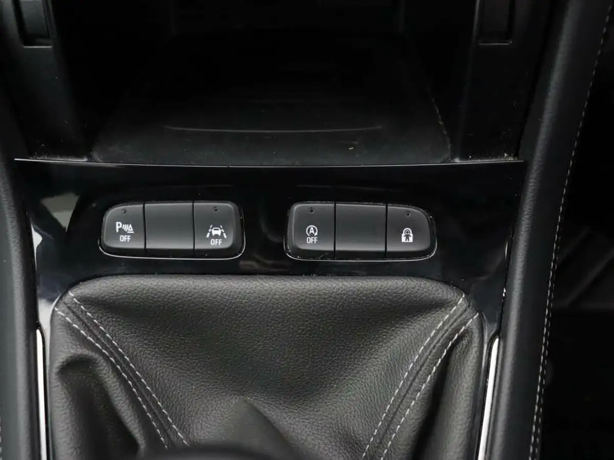 2023-vauxhall-grandland-12-gs-130ps-big-33