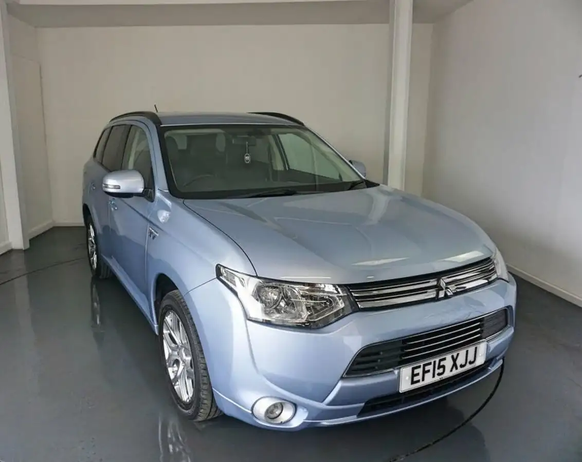 2015-mitsubishi-outlander-20-gx3h-phev-5st-big-12