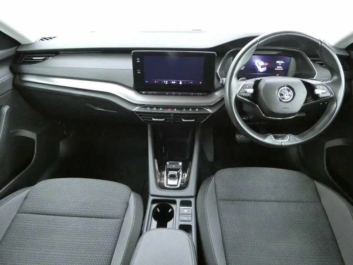2021-skoda-octavia-big-16
