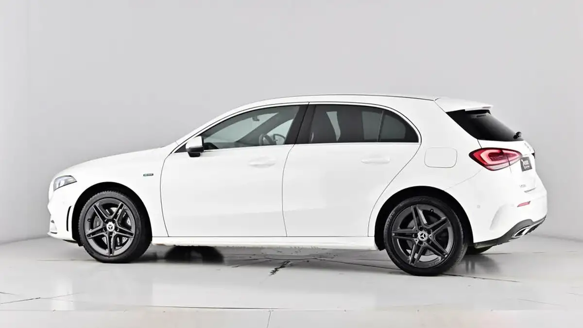 2021-mercedes-benz-a-class-13-a250e-amg-line-executive-hatchback-5d-big-64