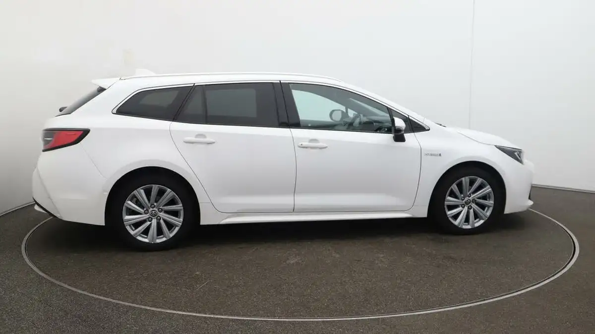 2021-toyota-corolla-18-vvt-i-design-trk-hatchback-5d-big-8