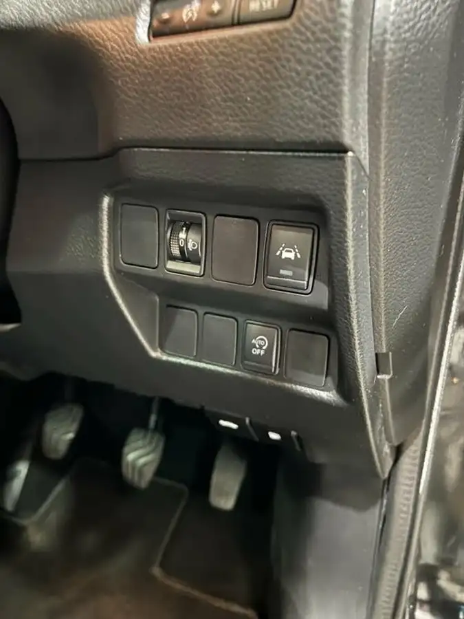 2018-nissan-qashqai-12-dig-t-n-connecta-big-27
