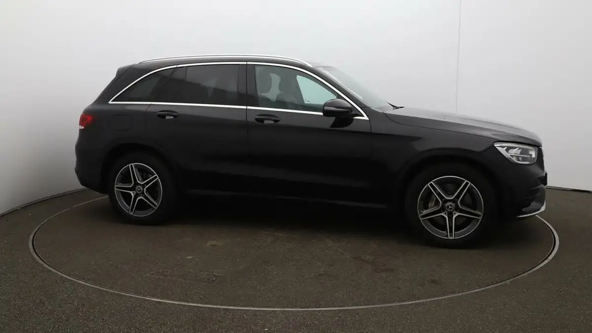 2021-mercedes-benz-glc-class-20d-glc220d-amg-line-station-wagon-5d-1950cc-4matic-plus-big-39