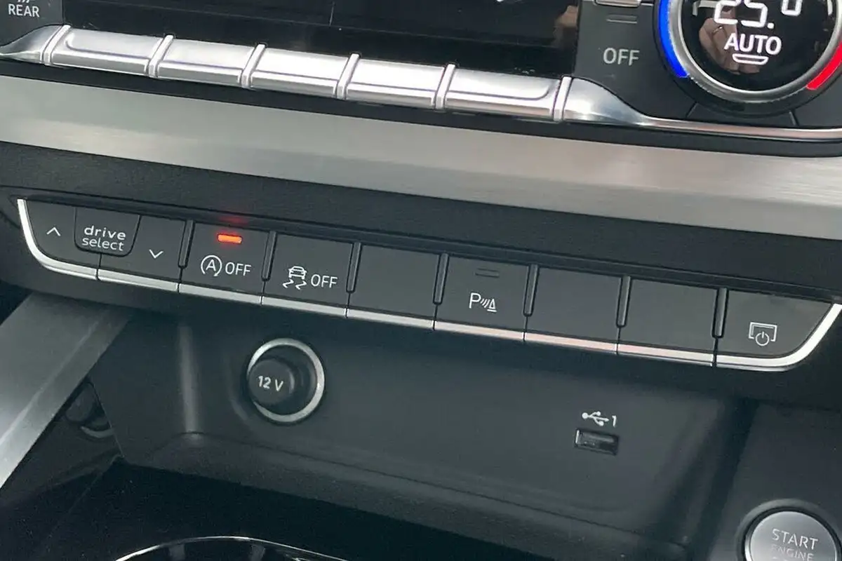 2021-audi-a4-avant-20-35-tdi-s-line-big-55